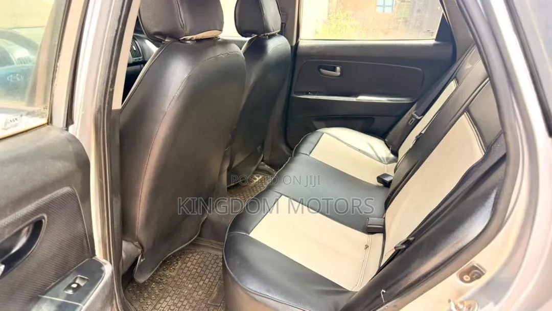 Hyundai Elantra SE 2010 Silver
