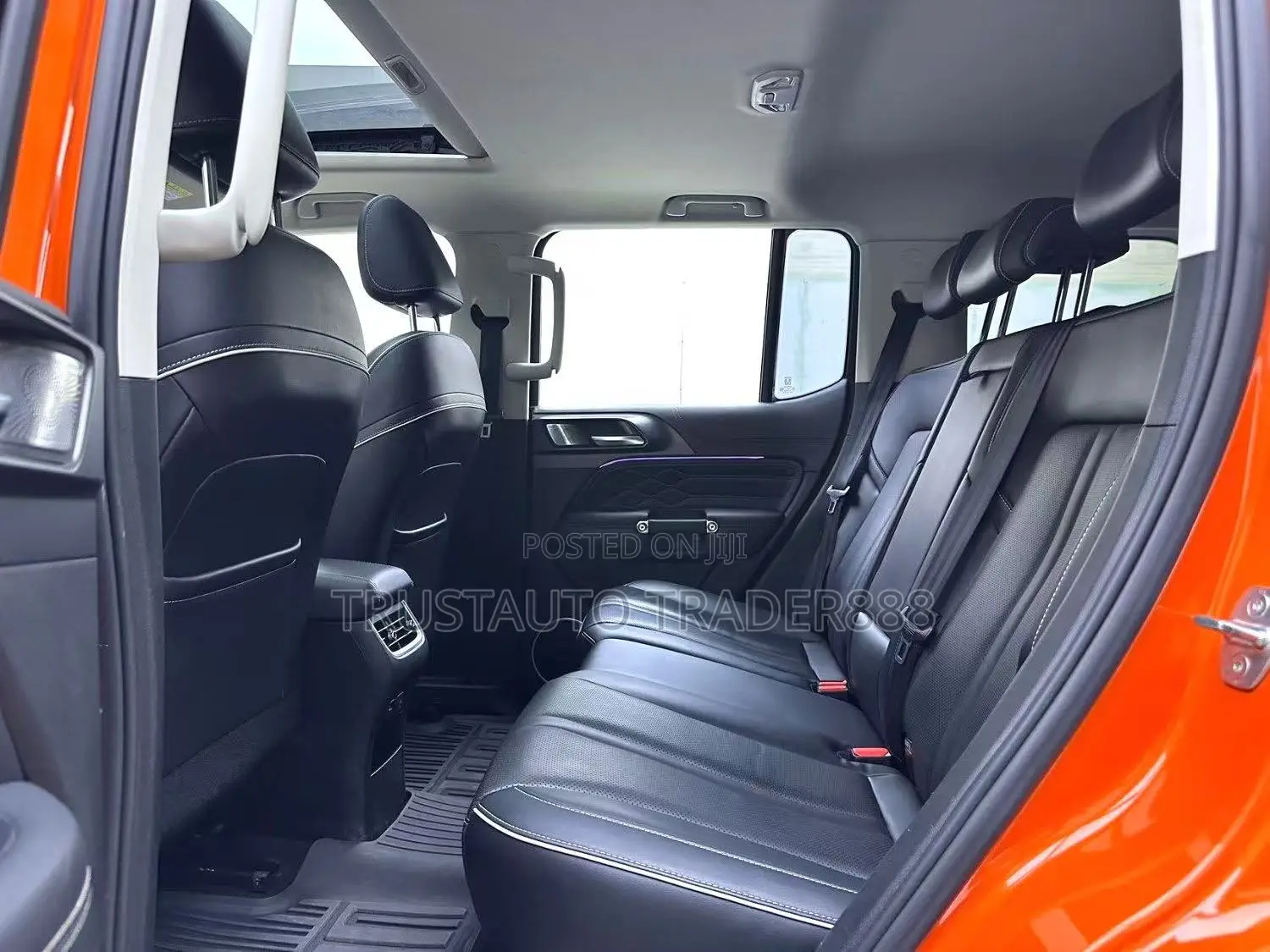 Tank 300 2021 Orange