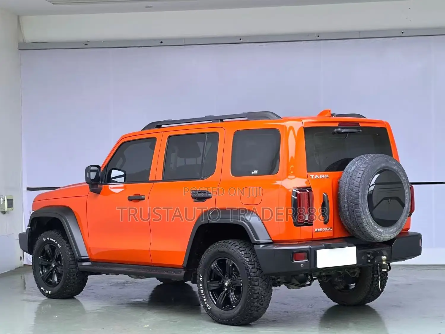 Tank 300 2021 Orange