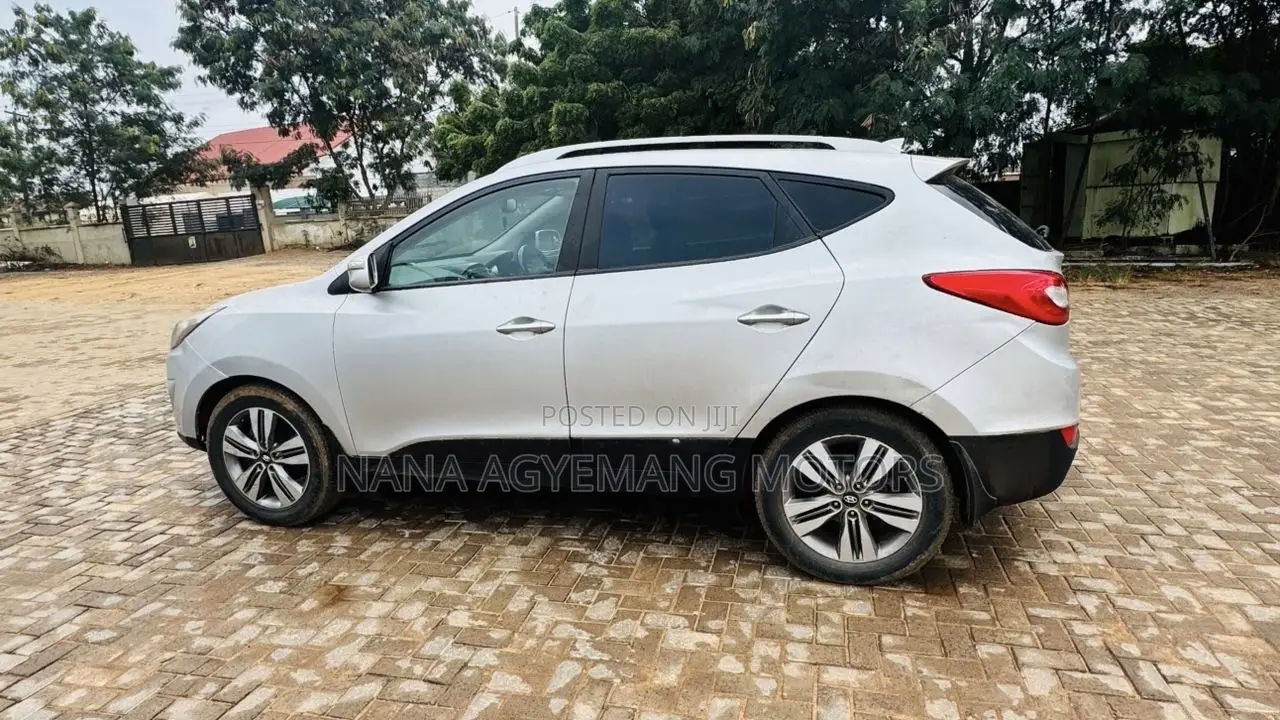 Hyundai Tucson Limited AWD 2013 Silver