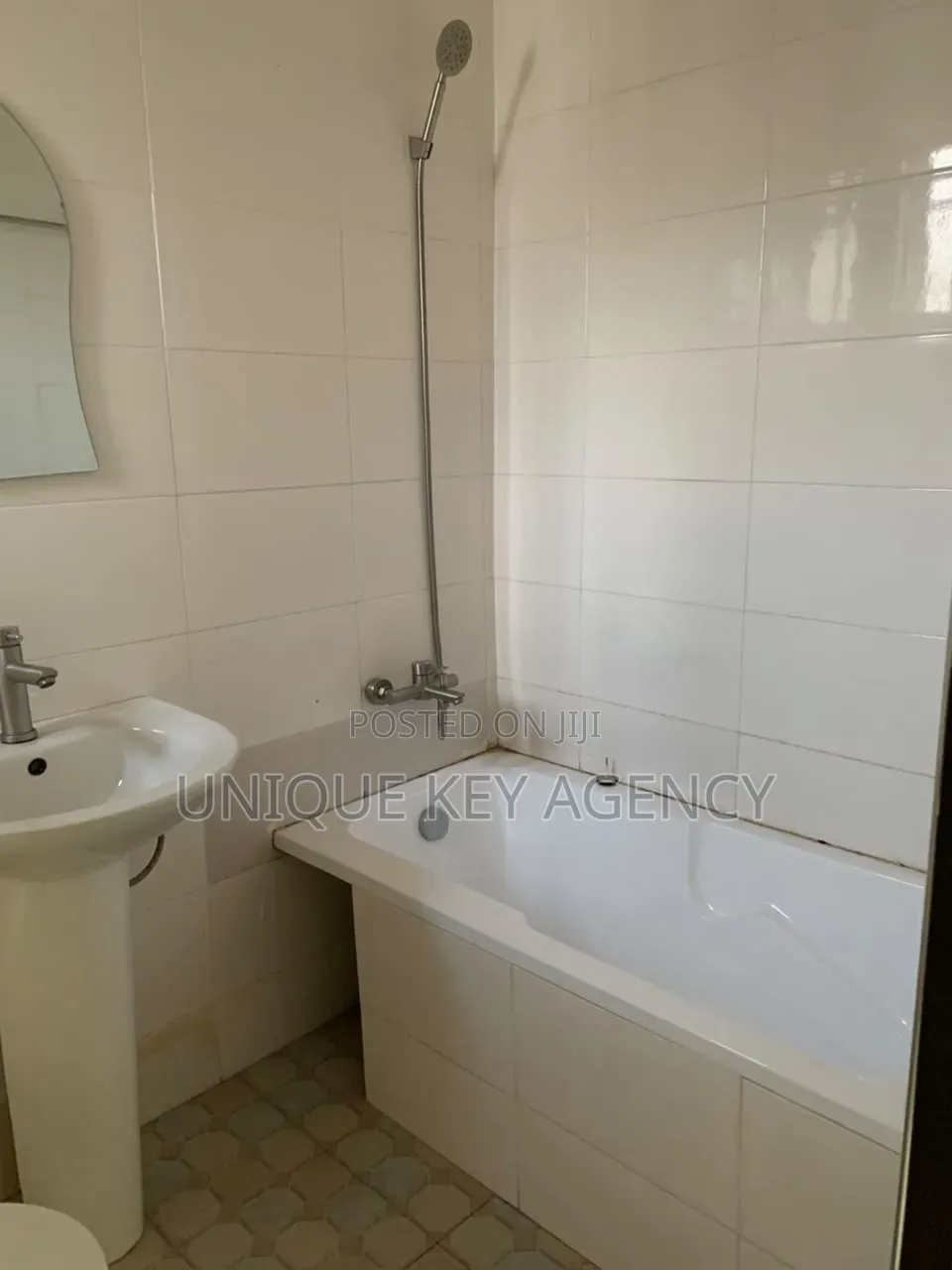 2bdrm Apartment in Unique Key Agency, West Legon for rent