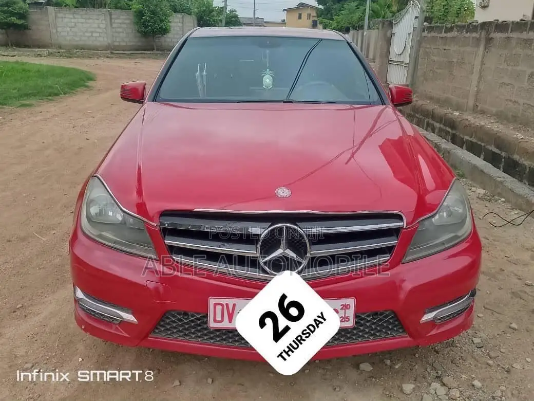 Mercedes-Benz C250 2014 Red