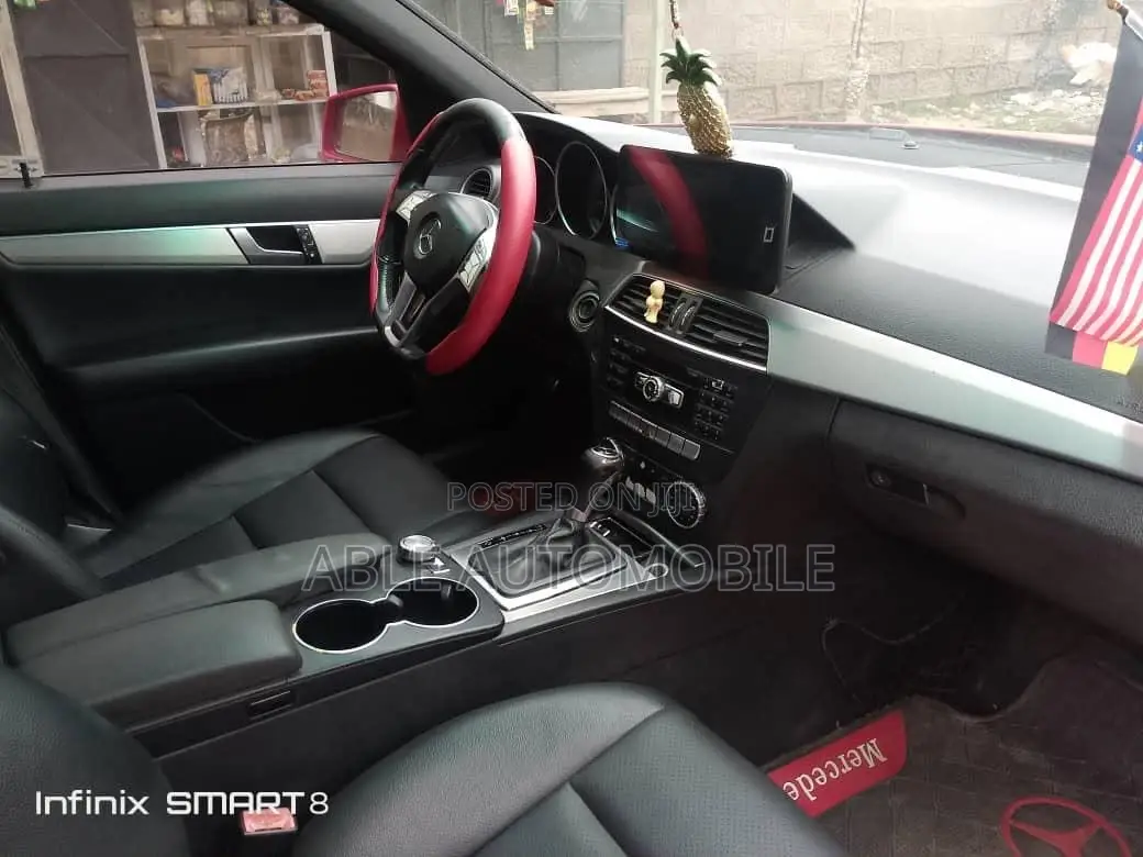 Mercedes-Benz C250 2014 Red