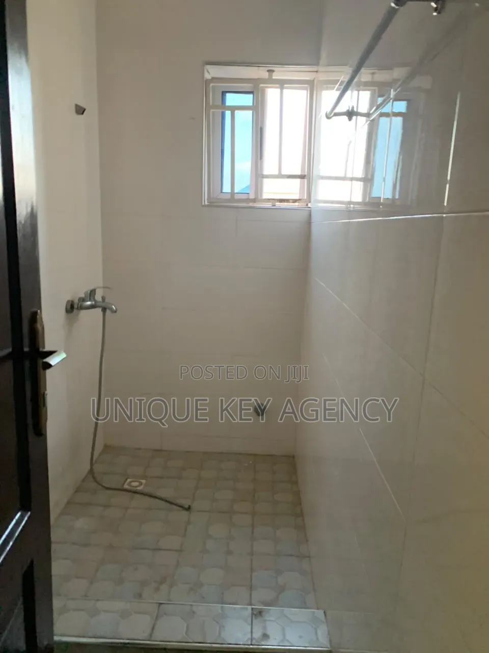2bdrm Apartment in Unique Key Agency, West Legon for rent
