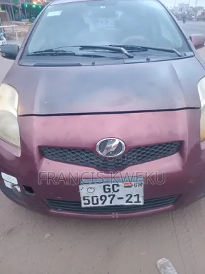 Toyota Vitz 1.0 FWD 3dr 2010 Brown