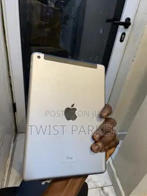 Apple iPad 9.7 128 GB Silver