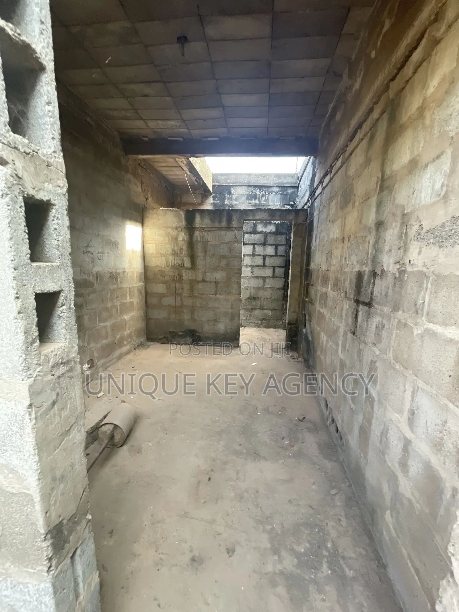 5bdrm House in Unique Key Agency, Spintex for sale