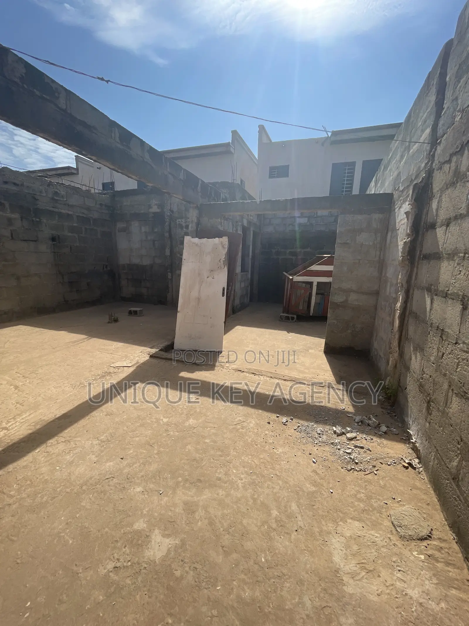 5bdrm House in Unique Key Agency, Spintex for sale