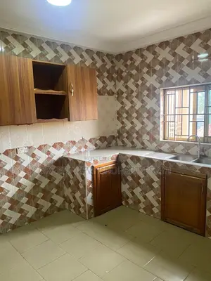 3bdrm Apartment in West Hills Mall Area for rent