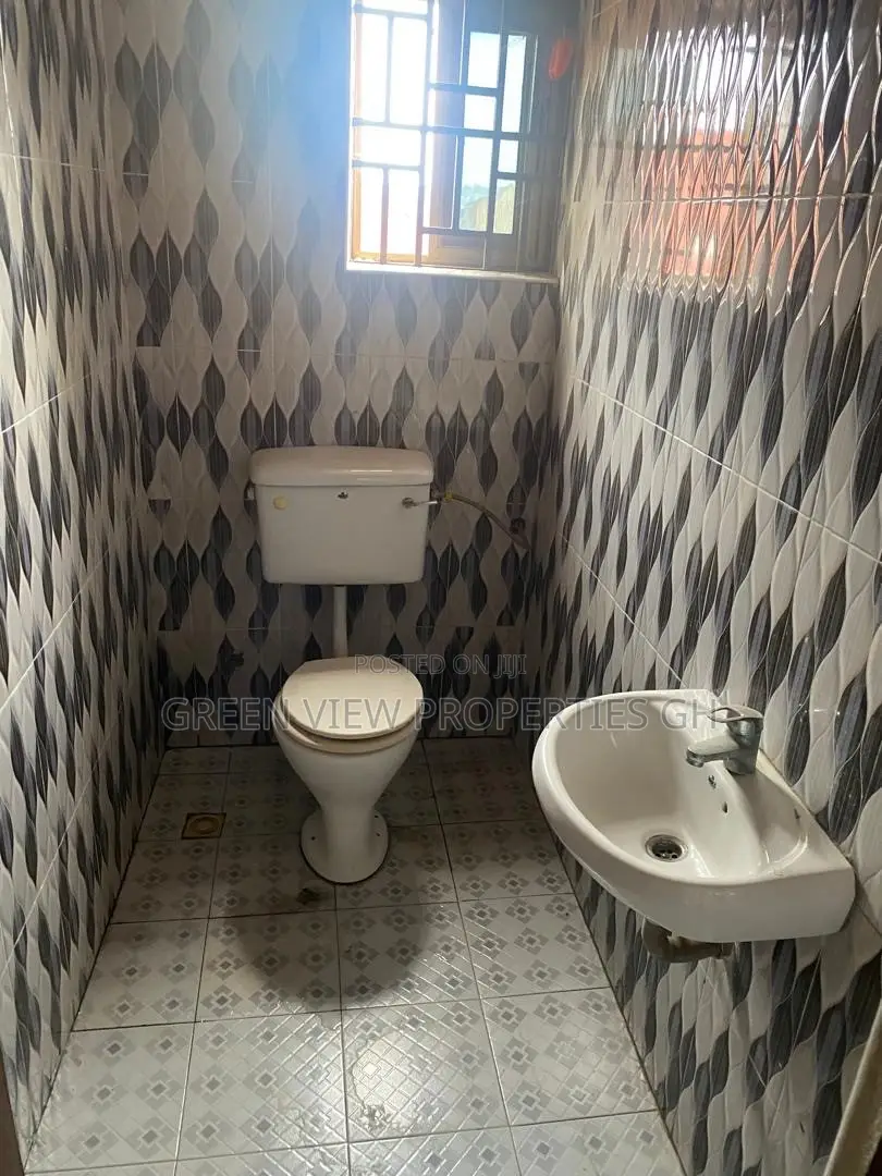3bdrm Apartment in West Hills Mall Area for rent
