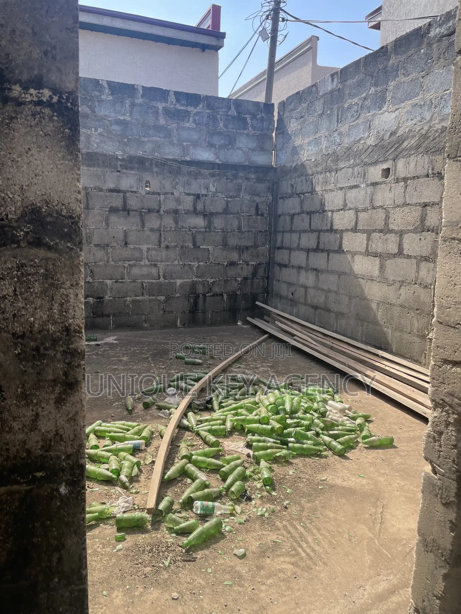5bdrm House in Unique Key Agency, Spintex for sale