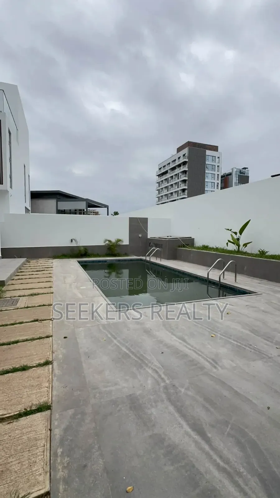 4bdrm Townhouse / Terrace in Seekers Realty, US Embassy Area for rent