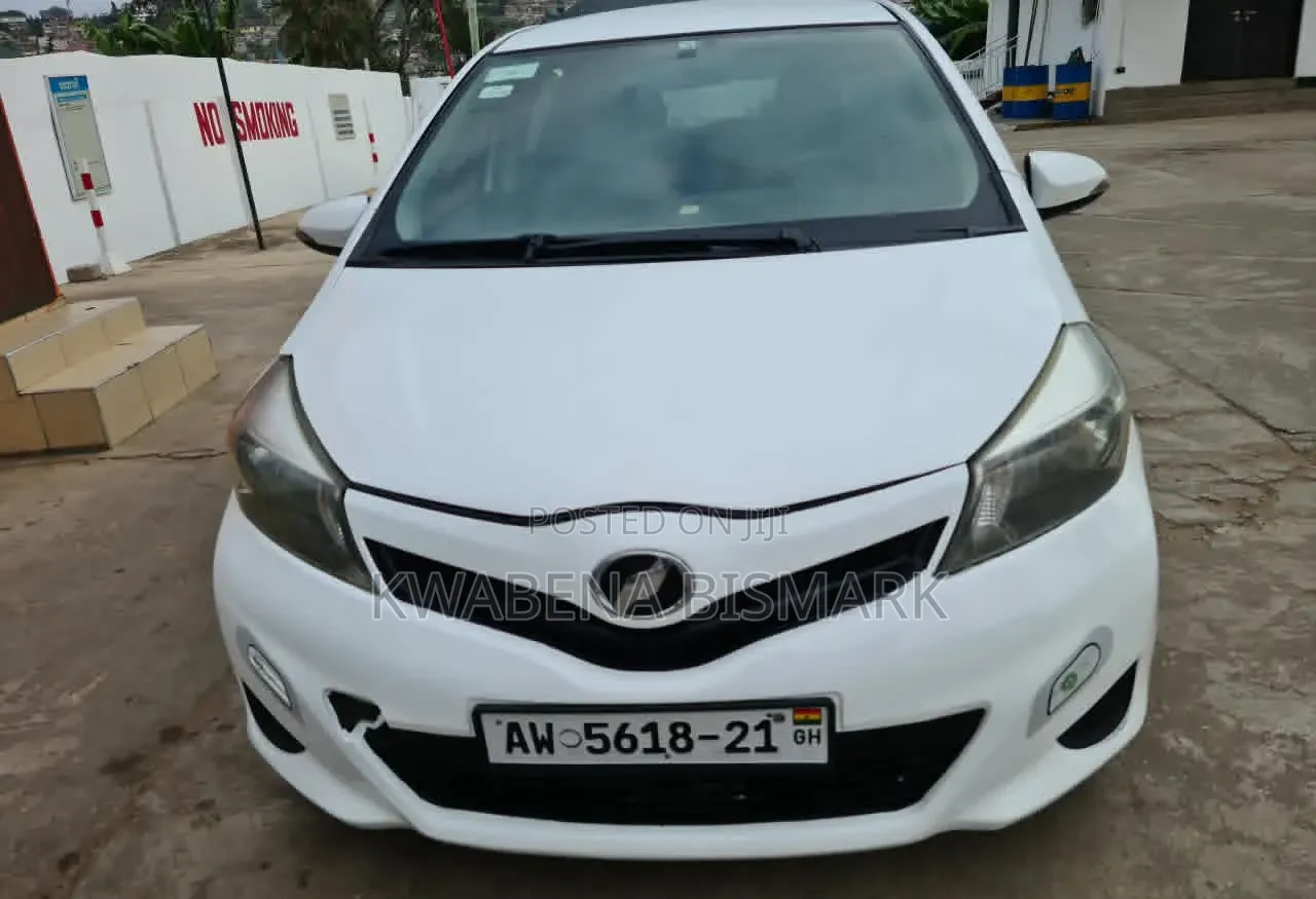 Toyota Vitz 2012 White