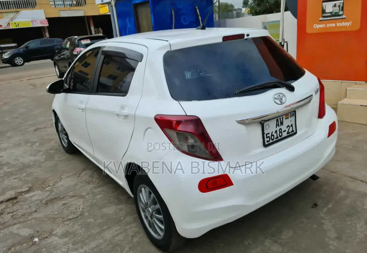 Toyota Vitz 2012 White