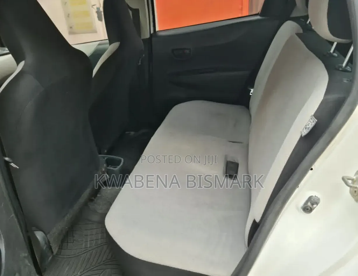 Toyota Vitz 2012 White