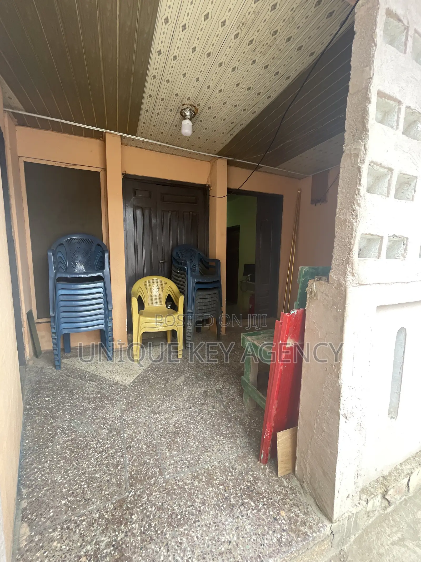 6bdrm House in Unique Key Agency, Achimota for sale