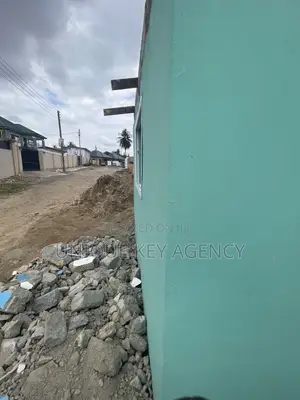 6bdrm House in Unique Key Agency, Achimota for sale