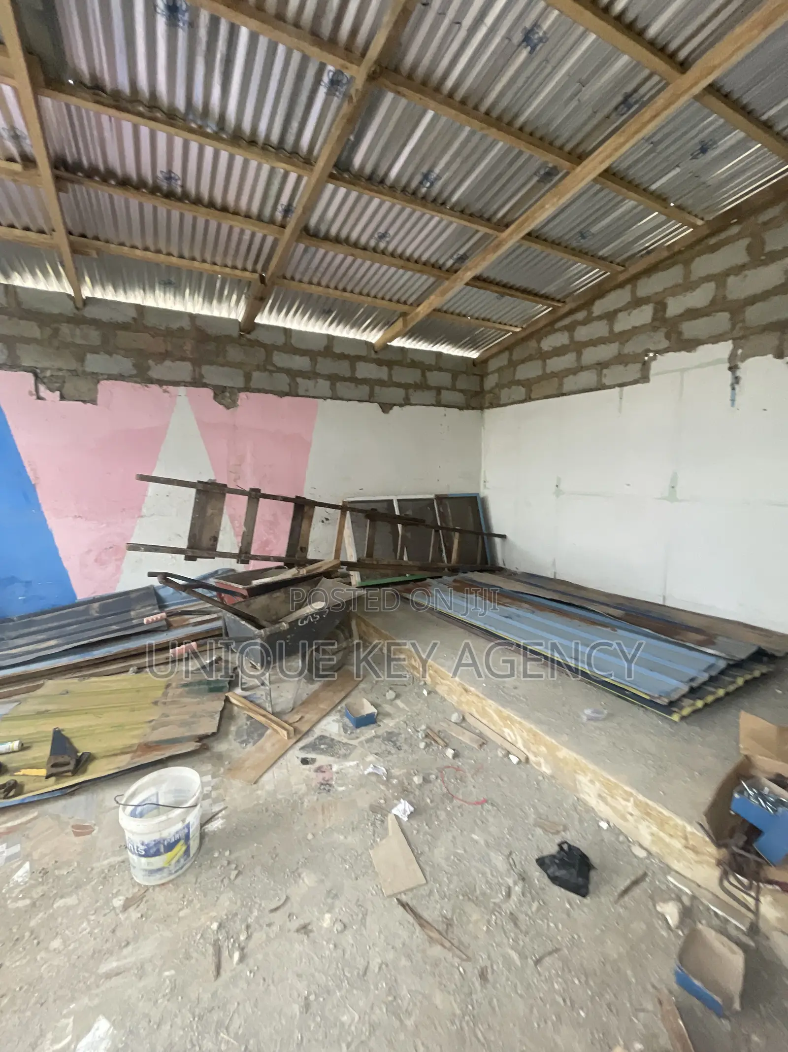 6bdrm House in Unique Key Agency, Achimota for sale
