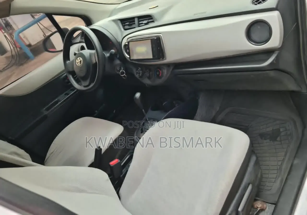 Toyota Vitz 2012 White