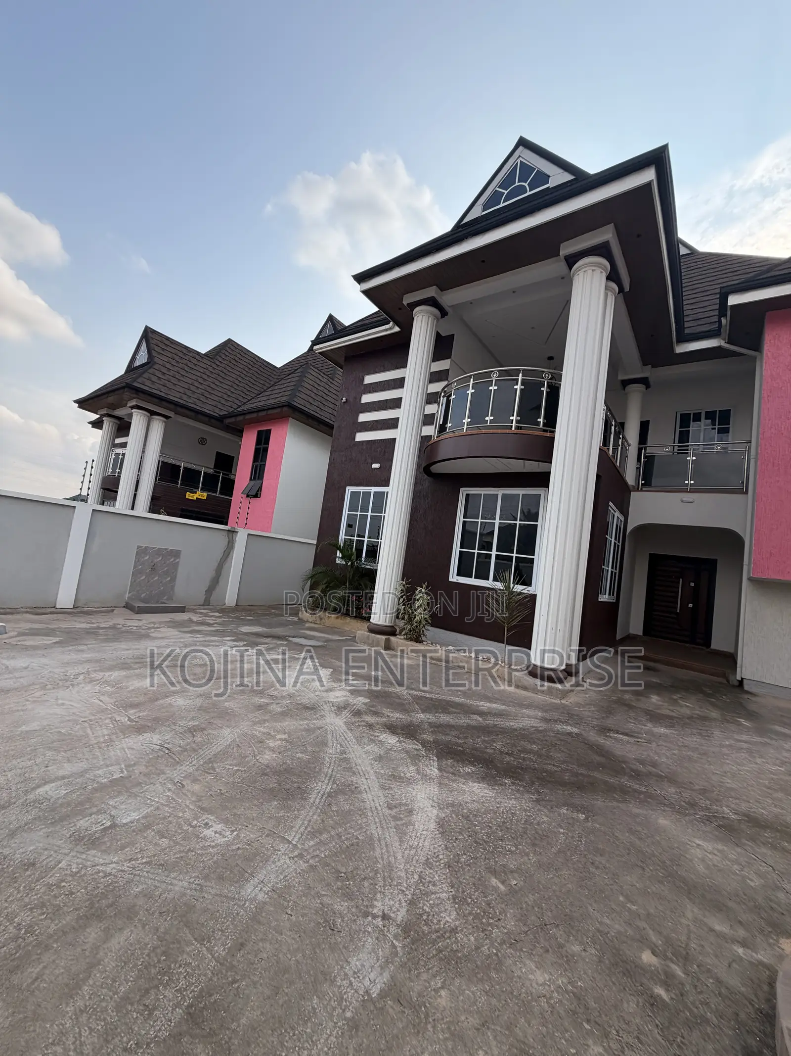Furnished 6bdrm Mansion in Santasi-Oteng, Kumasi Metropolitan for sale