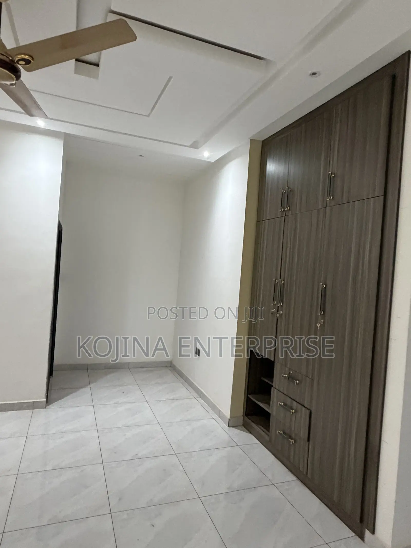 Furnished 6bdrm Mansion in Santasi-Oteng, Kumasi Metropolitan for sale