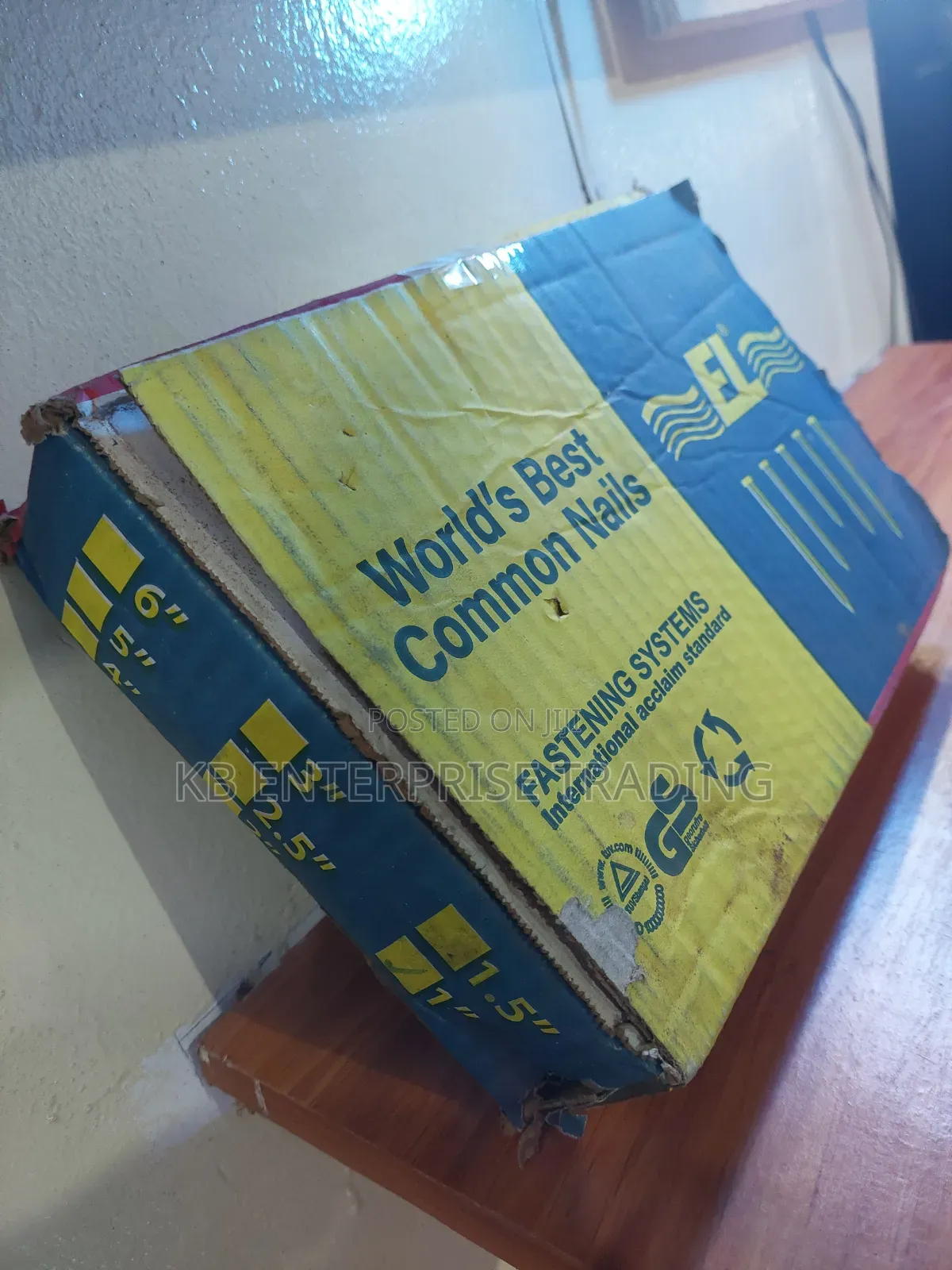 EL World's Best Common Nails Box