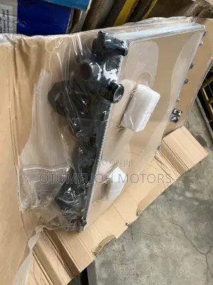 Toyota Land Cruiser Prado 2014 2015 2016 2017-19 Radiator (Water Tank)