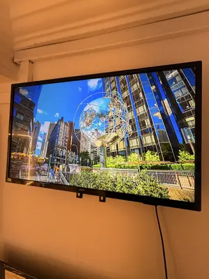 32inches Full Digital Satellite Android UHD HDR Smart Phillps TV