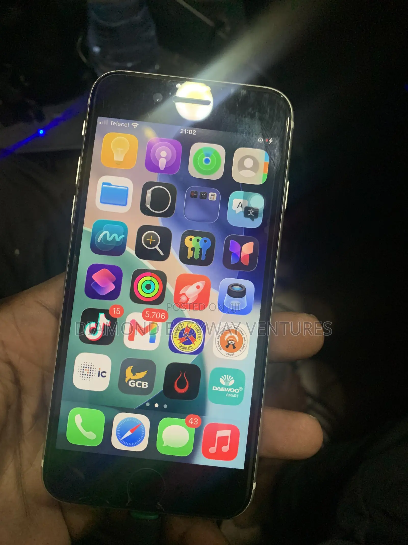 New Apple iPhone SE (2020) 64 GB White