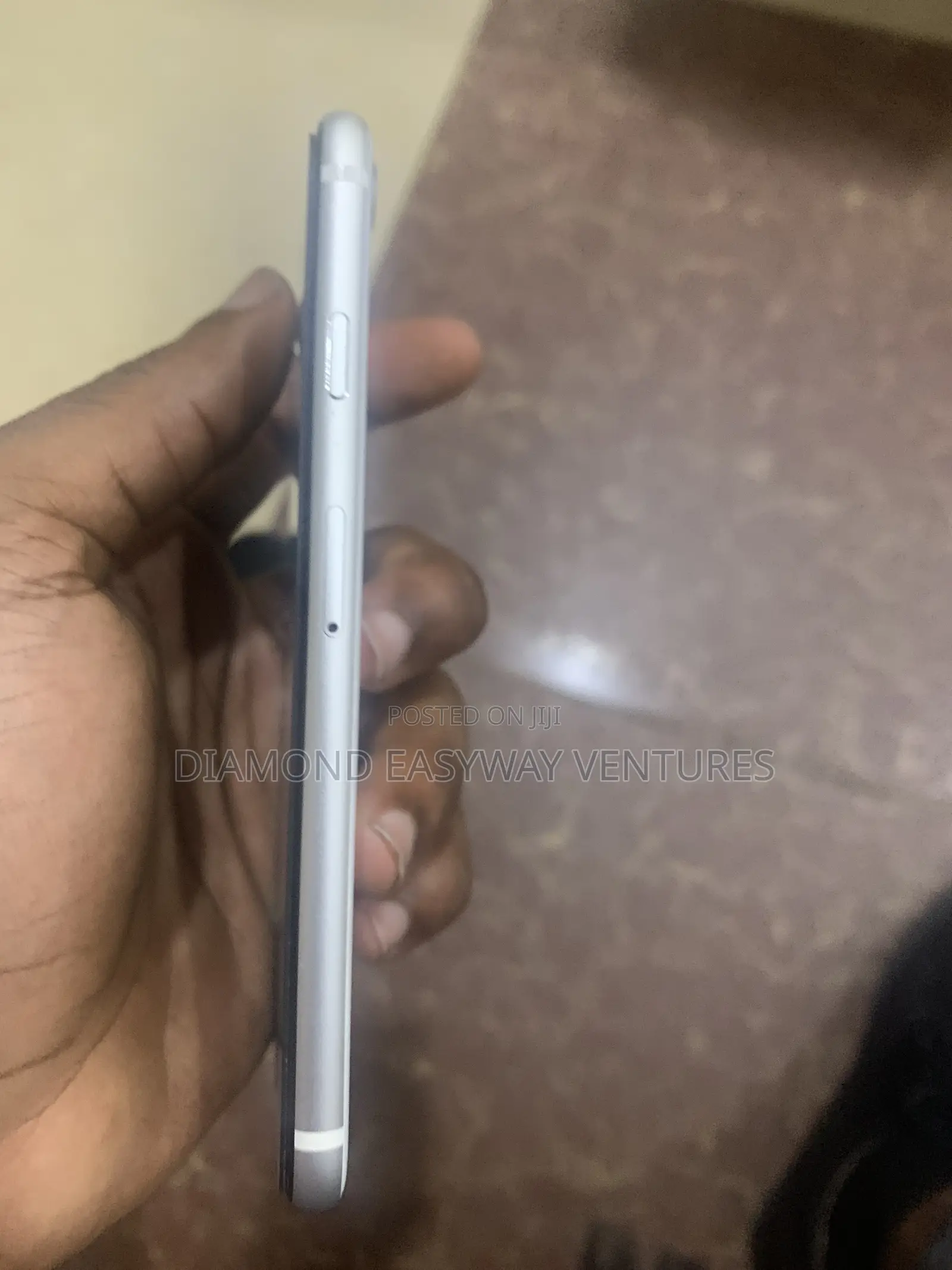 New Apple iPhone SE (2020) 64 GB White