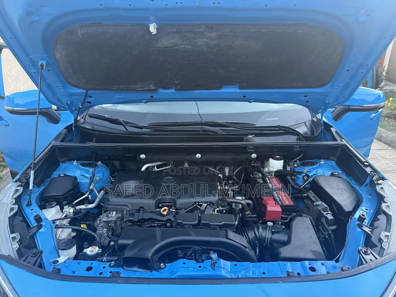 Toyota RAV4 XLE 2021 Blue