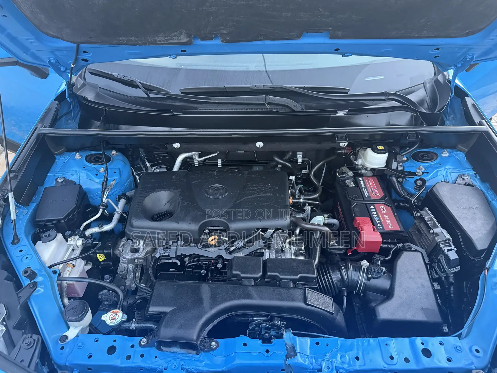 Toyota RAV4 XLE 2021 Blue