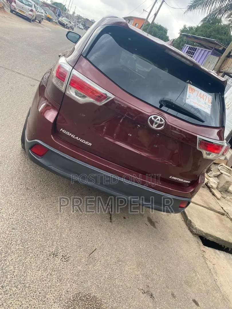 Toyota Highlander LE V6 4x2 (3.5L 6cyl 6A) 2016 Red