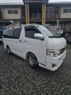 Toyota Grand HiAce G 3.0 Diesel Turbo 4WD 8-Seater 2001 White
