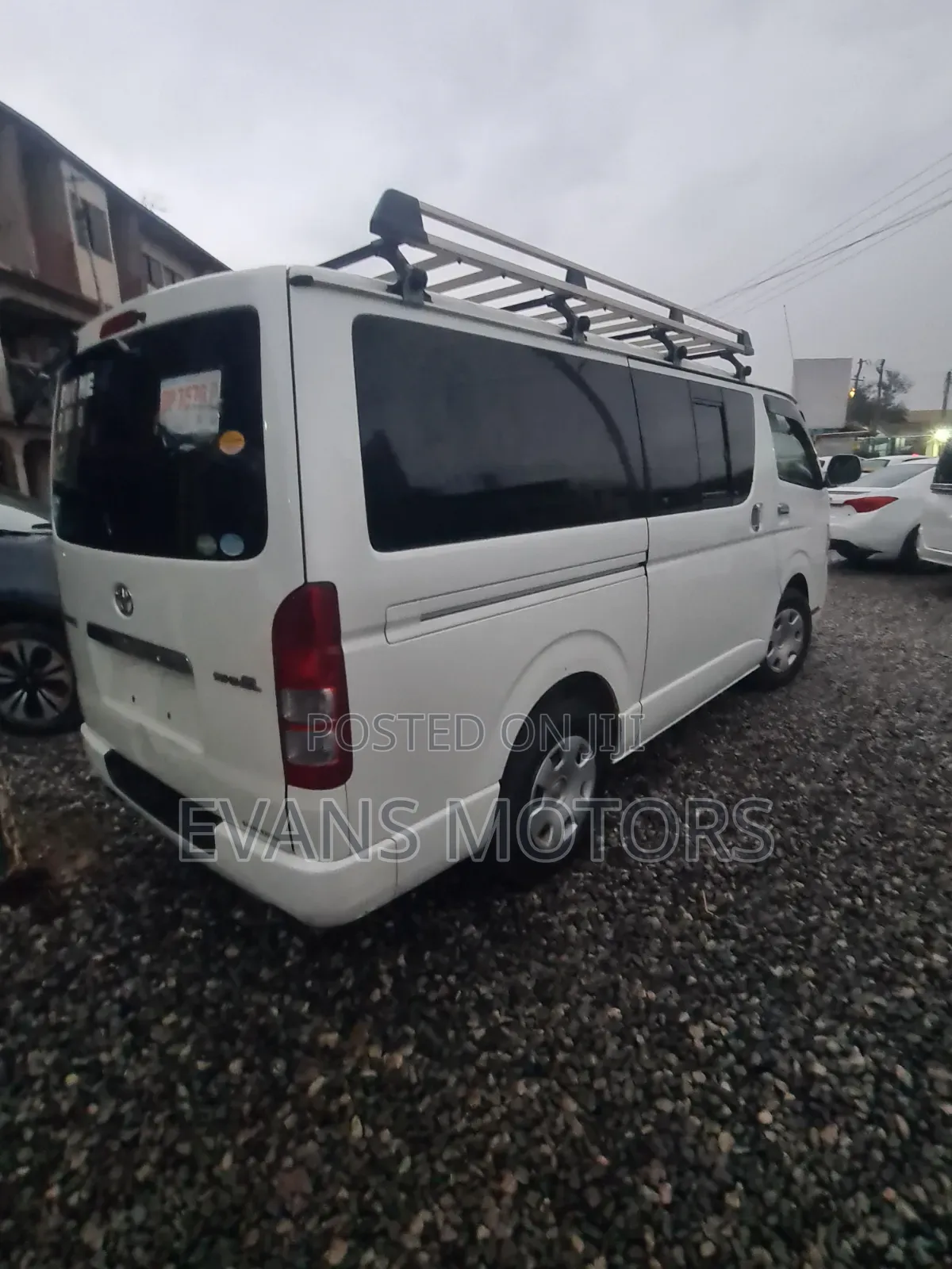 Toyota Grand HiAce G 3.0 Diesel Turbo 4WD 8-Seater 2001 White