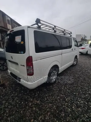 Toyota Grand HiAce G 3.0 Diesel Turbo 4WD 8-Seater 2001 White
