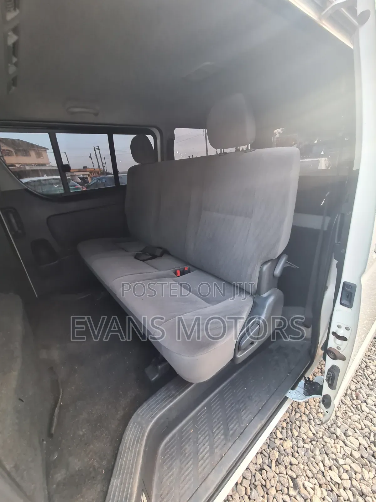 Toyota Grand HiAce G 3.0 Diesel Turbo 4WD 8-Seater 2001 White