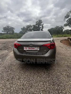 Toyota Corolla SE 4dr Sedan (1.8L 4cyl CVT) 2017