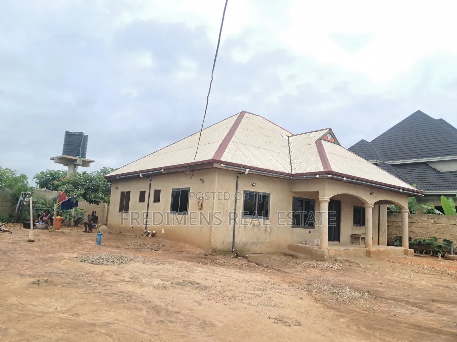 4bdrm House in Fredimens Real, Atwima Kwanwoma for sale