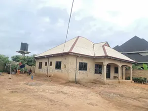 4bdrm House in Fredimens Real, Atwima Kwanwoma for sale