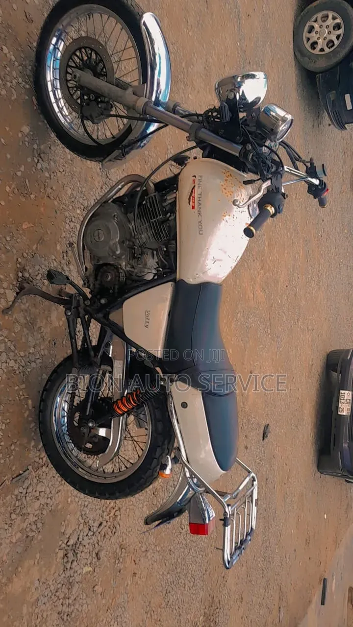Suzuki GN 125-2 2021 White