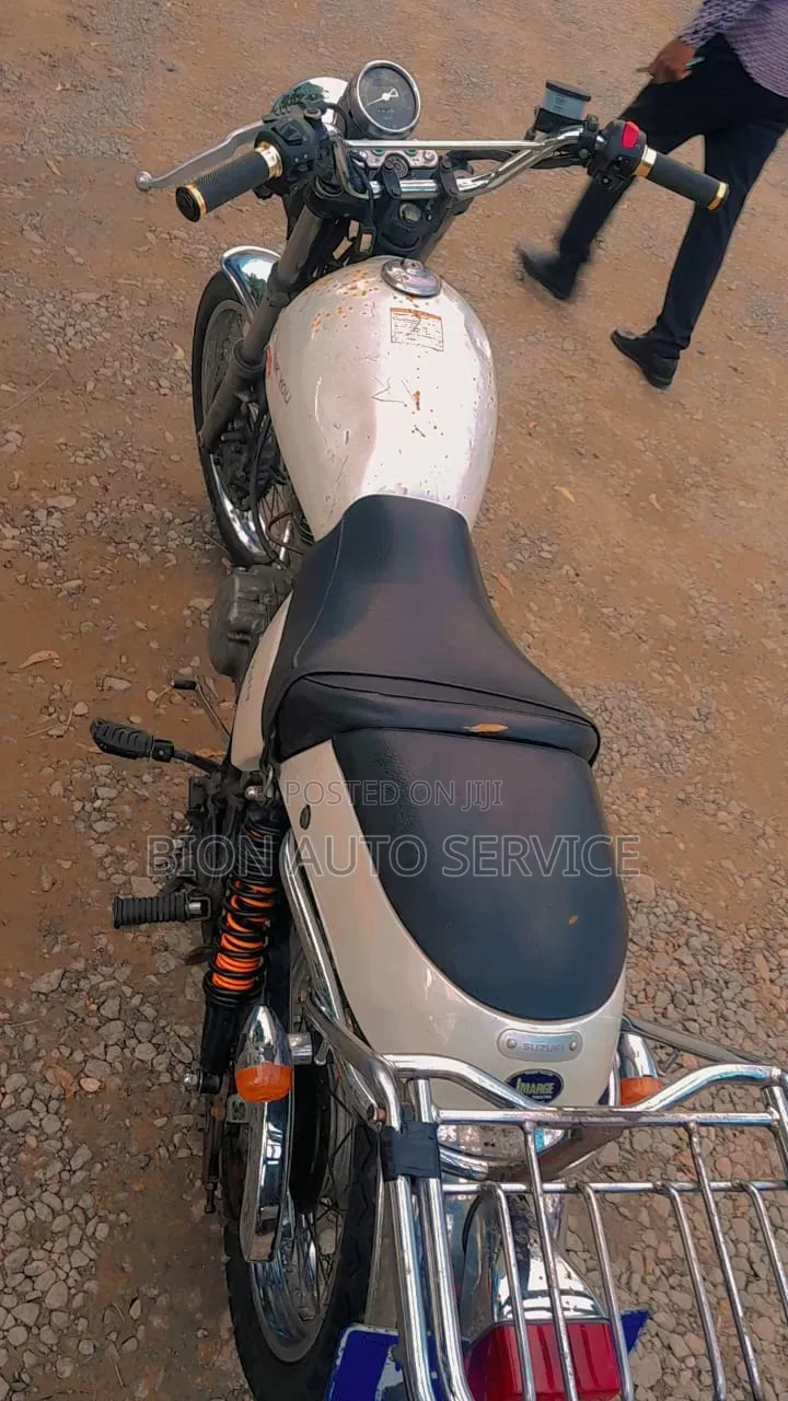 Suzuki GN 125-2 2021 White