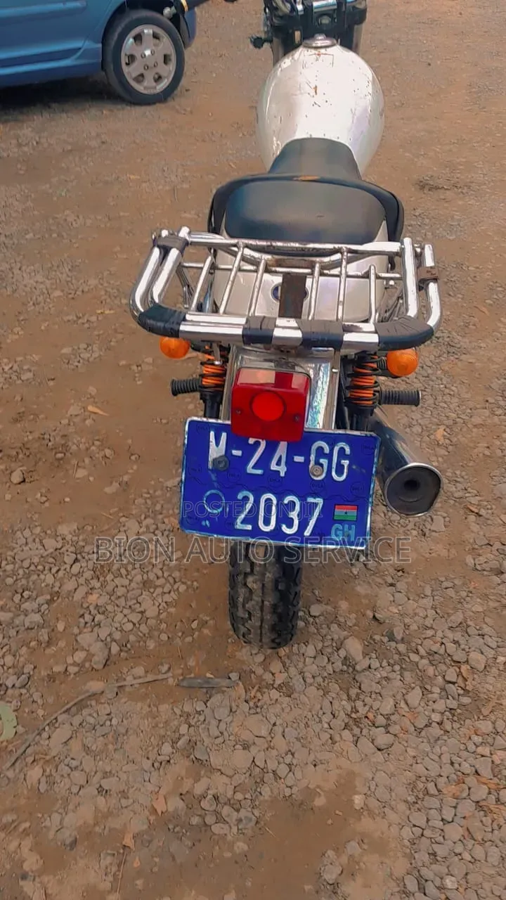 Suzuki GN 125-2 2021 White