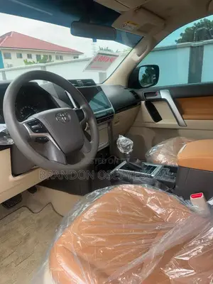 Toyota Land Cruiser Prado 2023 Black