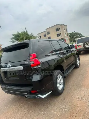 Toyota Land Cruiser Prado 2023 Black