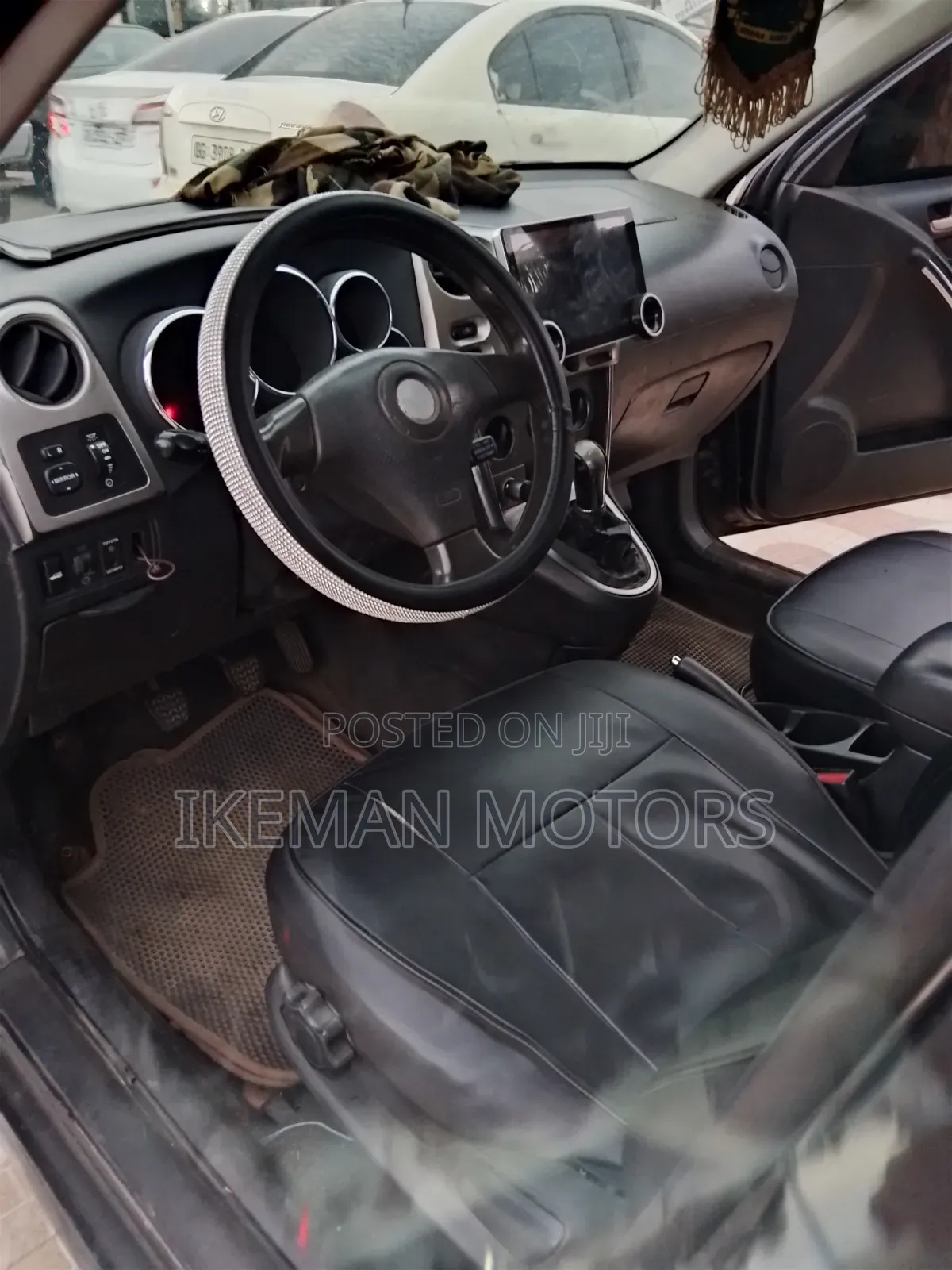 Toyota Matrix Hatchback FWD (1.8L 4cyl 5M) 2010 Black