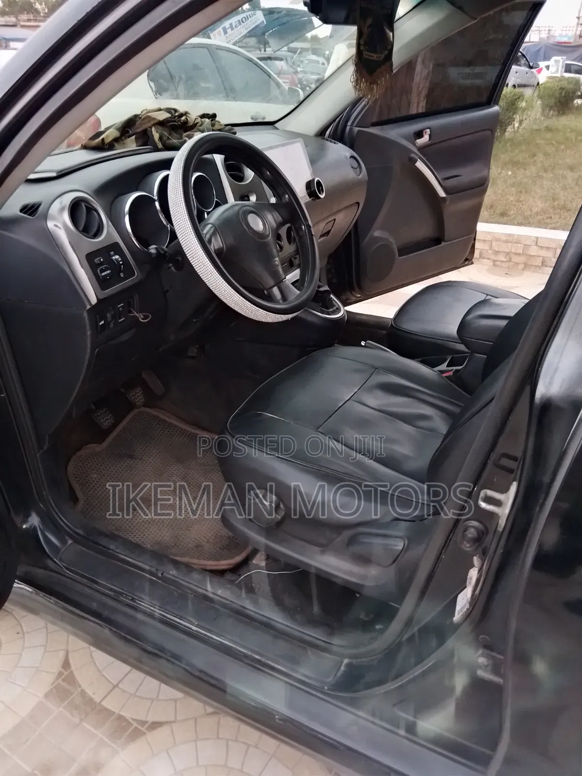Toyota Matrix Hatchback FWD (1.8L 4cyl 5M) 2010 Black