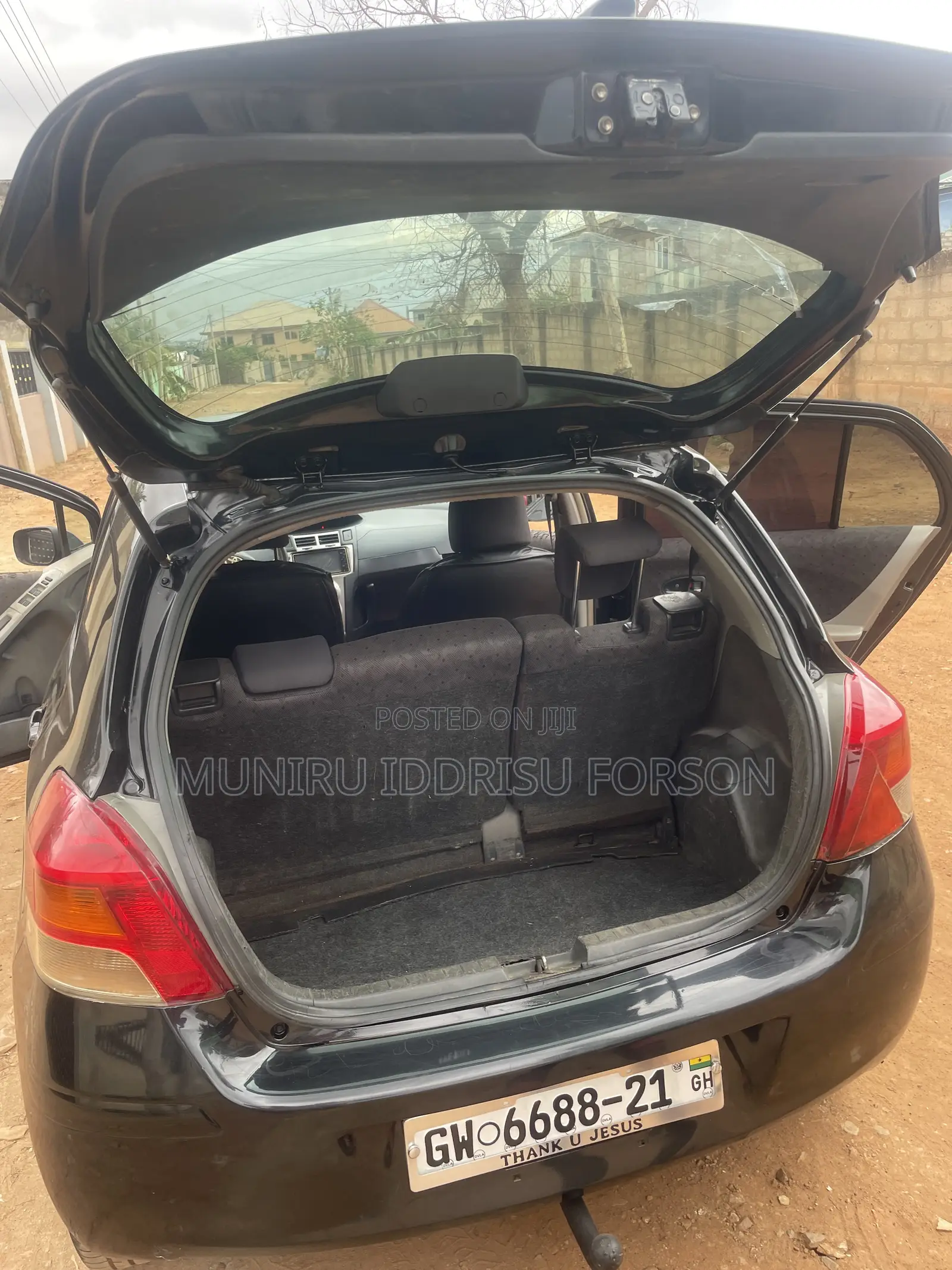 Toyota Vitz 1.3 FWD 5dr 2010 Black