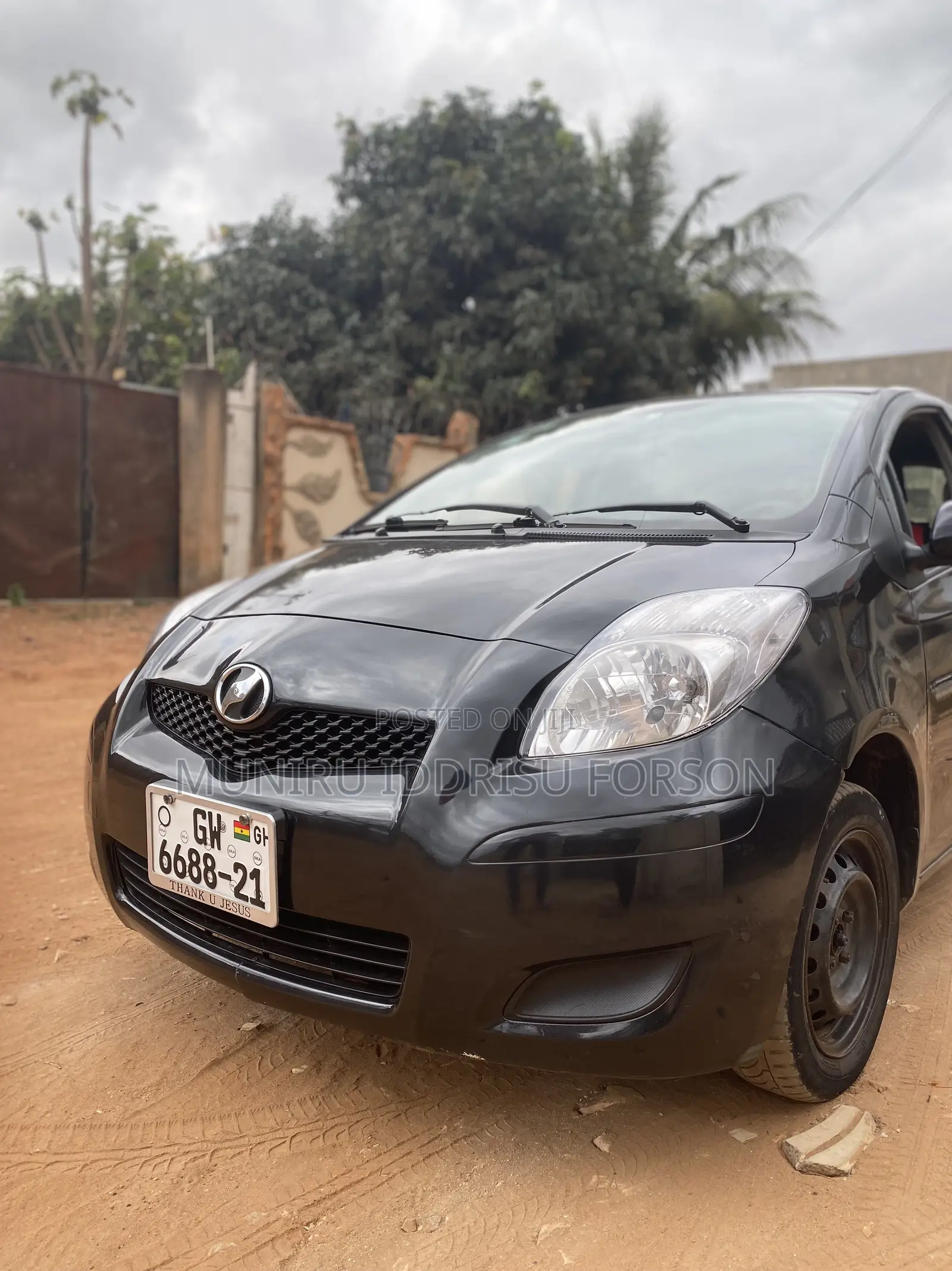 Toyota Vitz 1.3 FWD 5dr 2010 Black