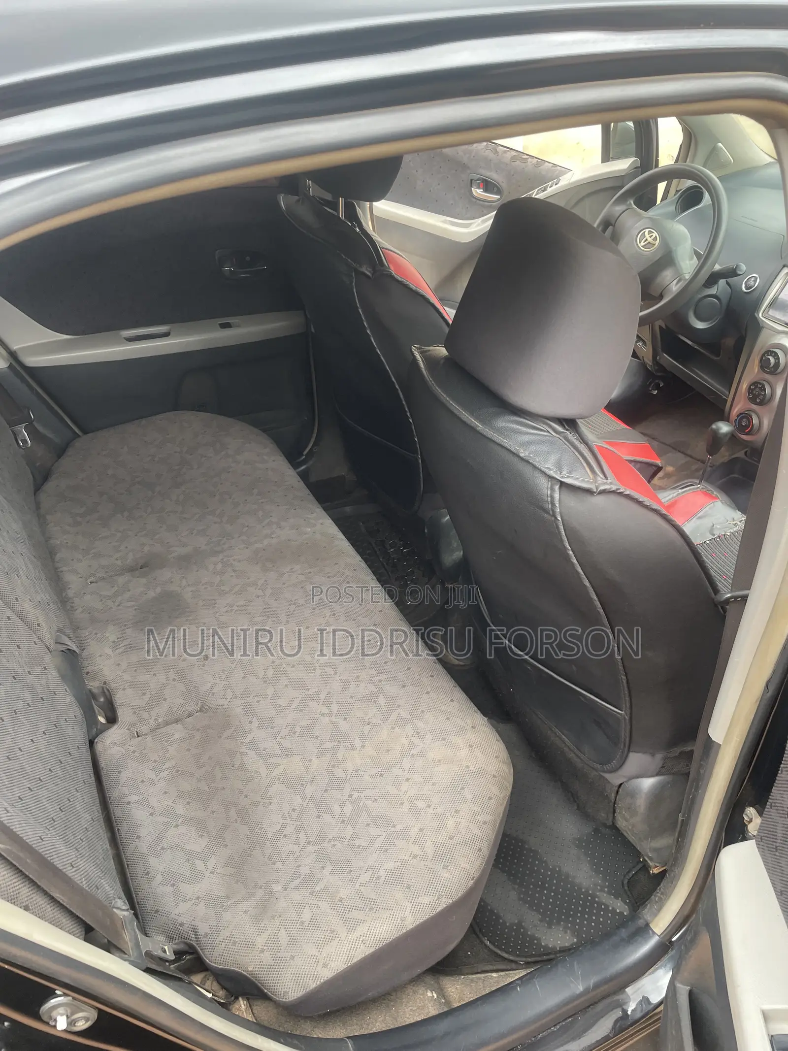 Toyota Vitz 1.3 FWD 5dr 2010 Black